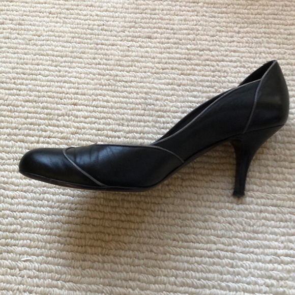 Ferragamo Heel w Contrast Piping - Picture 3 of 7